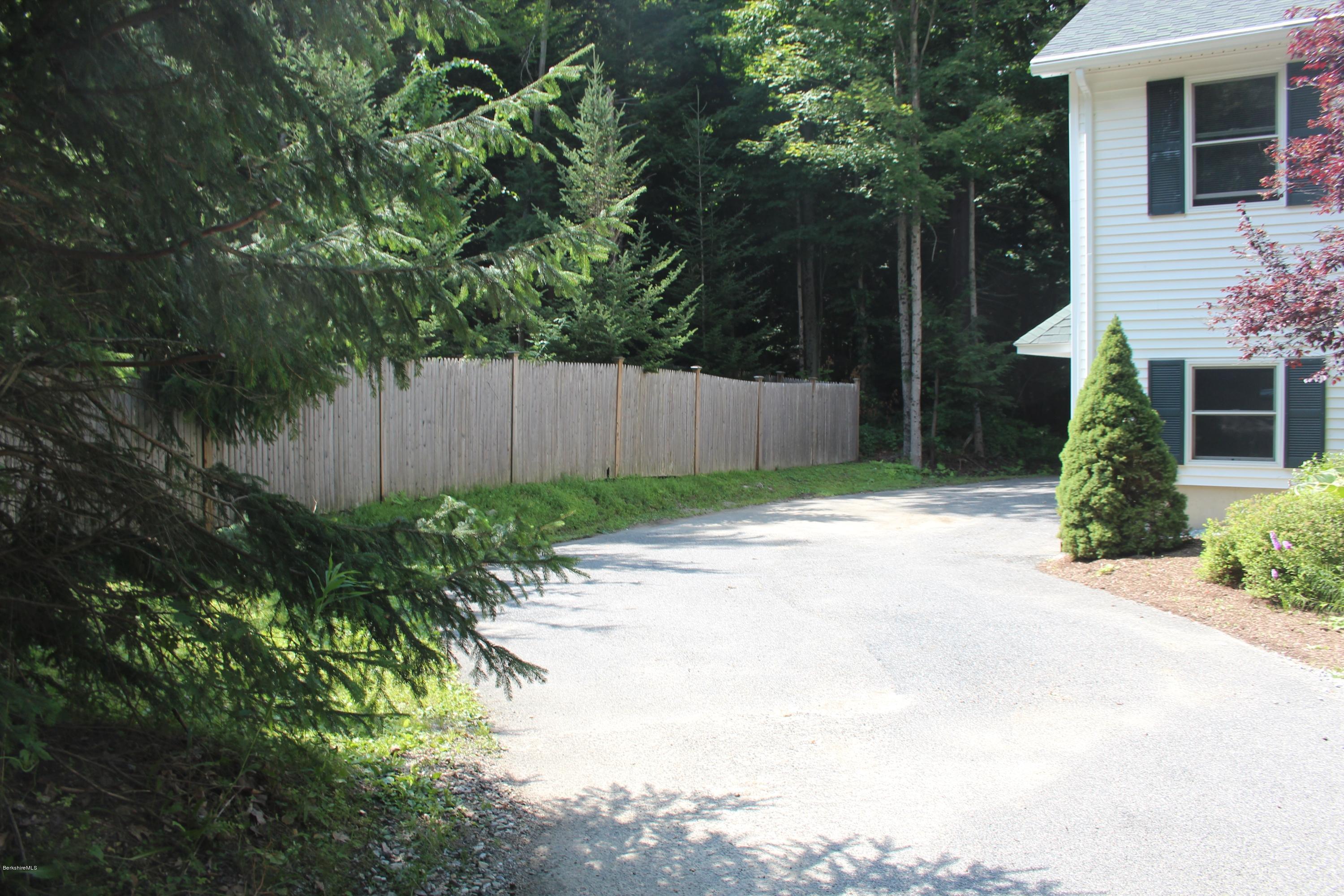 290 Barker Road Pittsfield, MA 01201 - Photo 5 of 30 2014-08-08 11