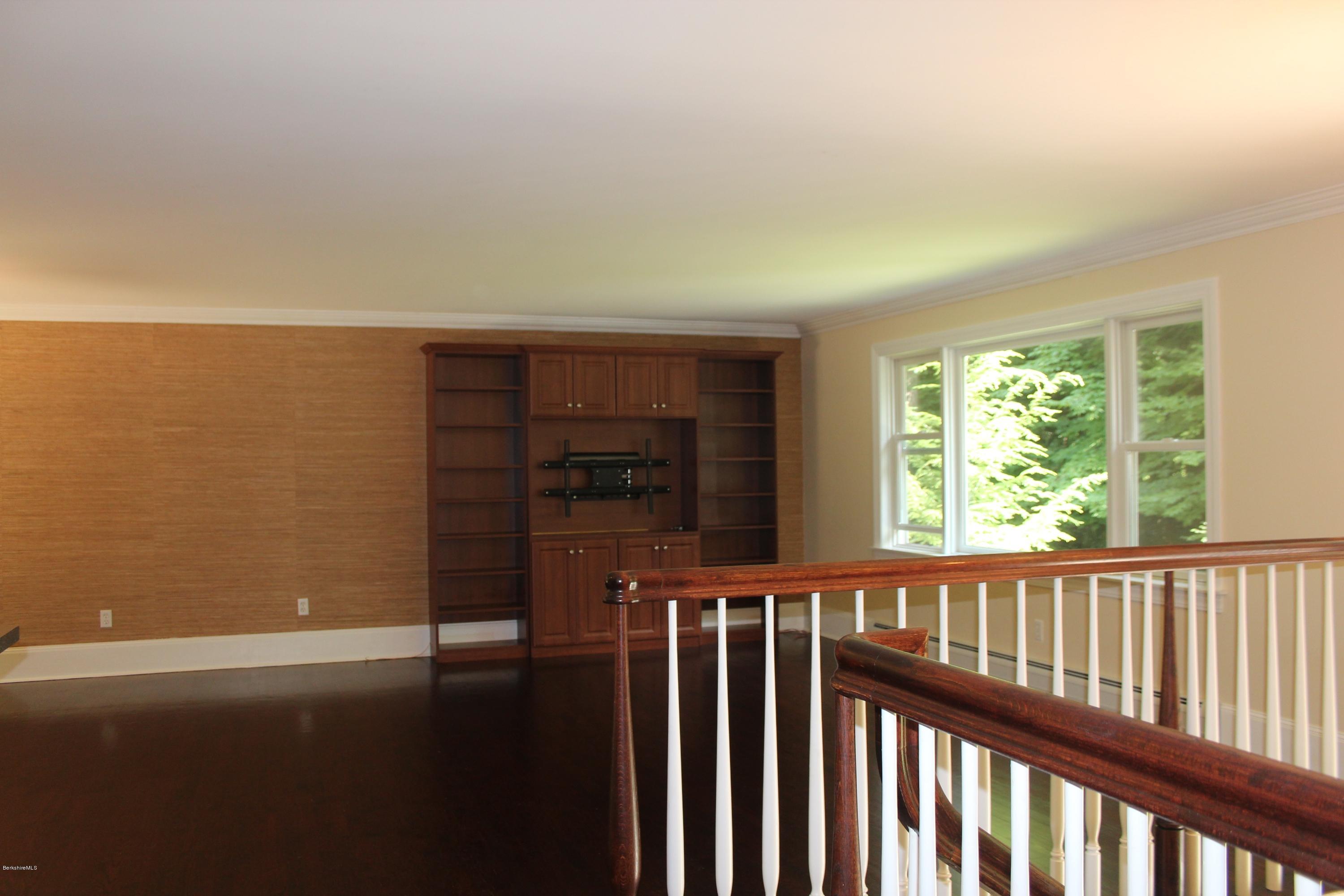290 Barker Road Pittsfield, MA 01201 - Photo 8 of 30 2014-08-08 11