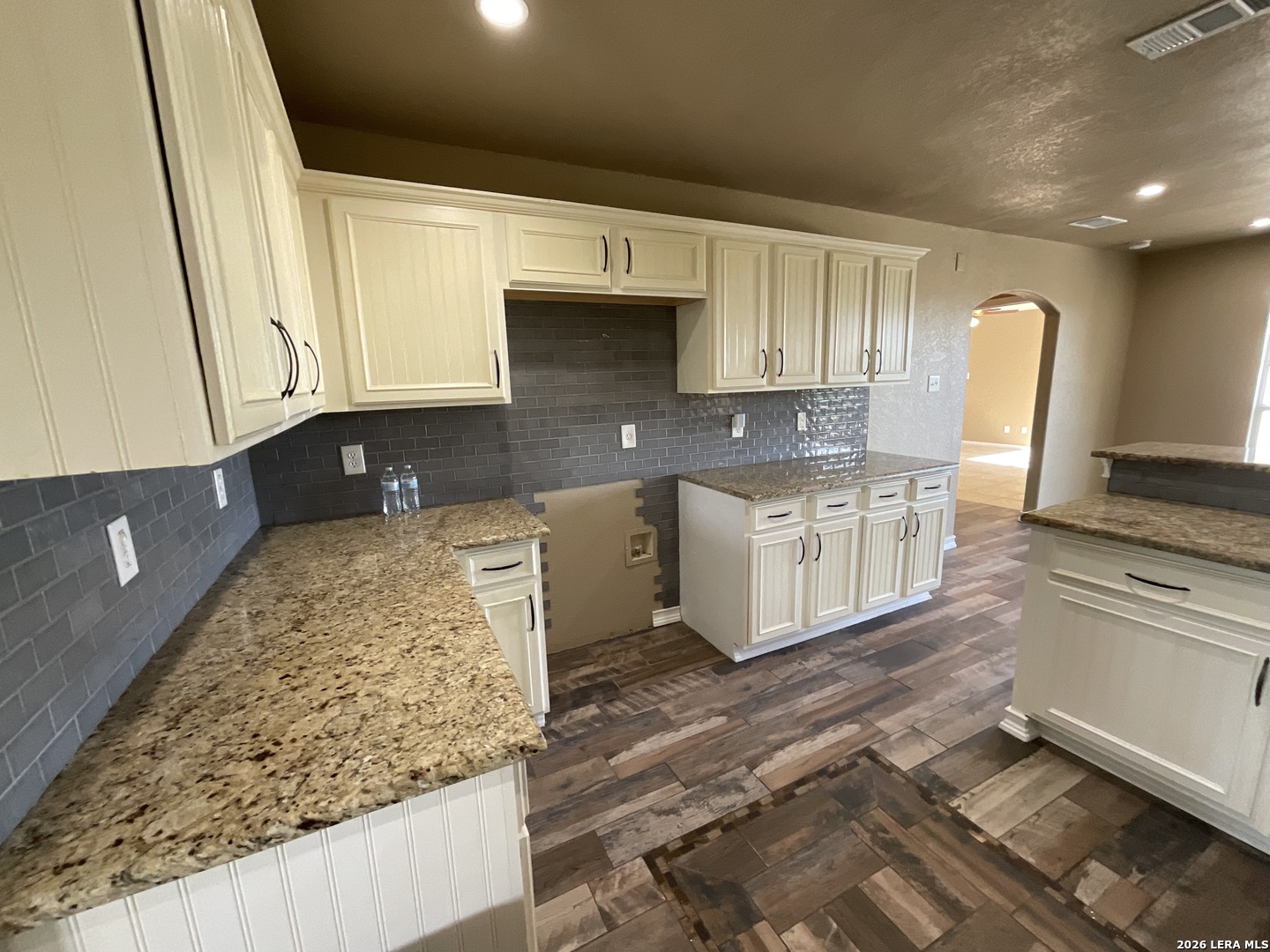 12010 Del Rio San Antonio, TX 78245 - Photo 12 of 44