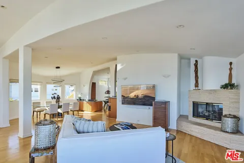 $3,650,000 | 3885 Rambla Orienta, Malibu, CA 90265
