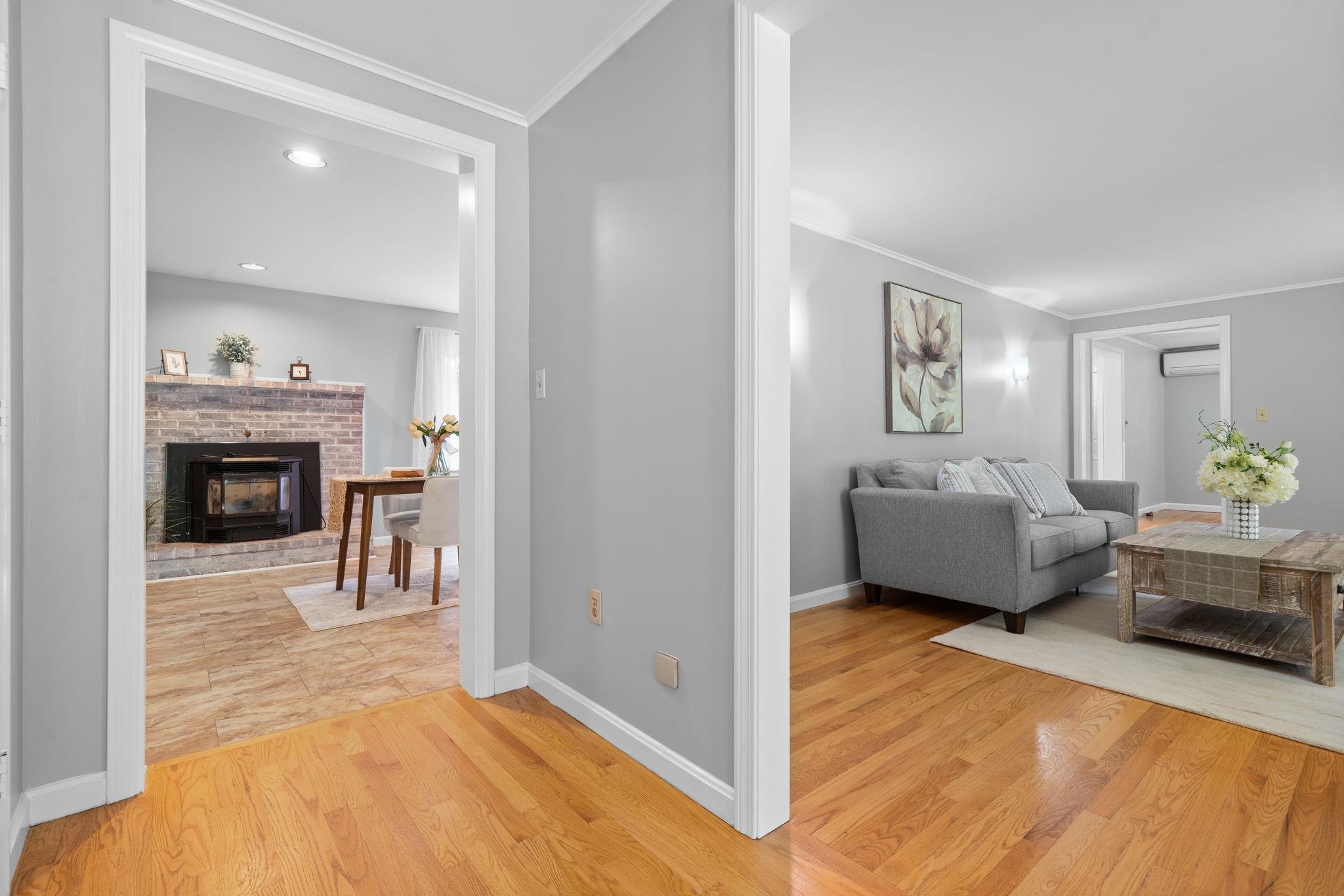 23 Mid. Dunstable Road Nashua, NH 03062 - Photo 5 of 48