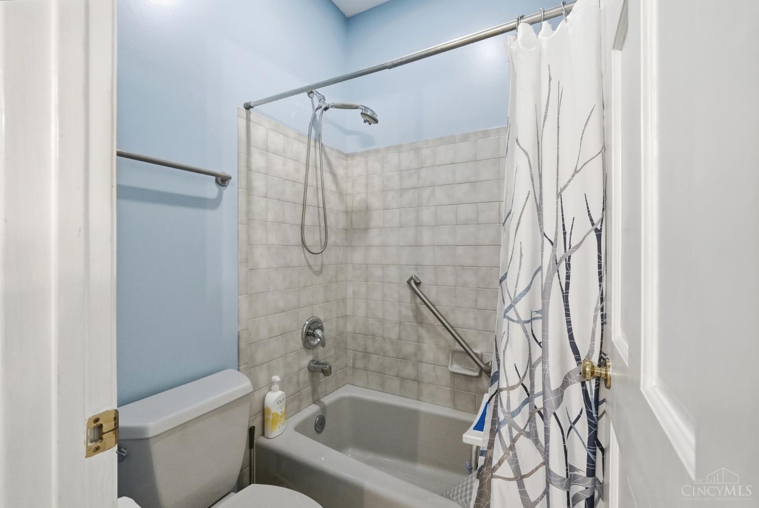 5355 Boomer Road Cincinnati, OH 45247 - Photo 29 of 52 Gallery Image 29