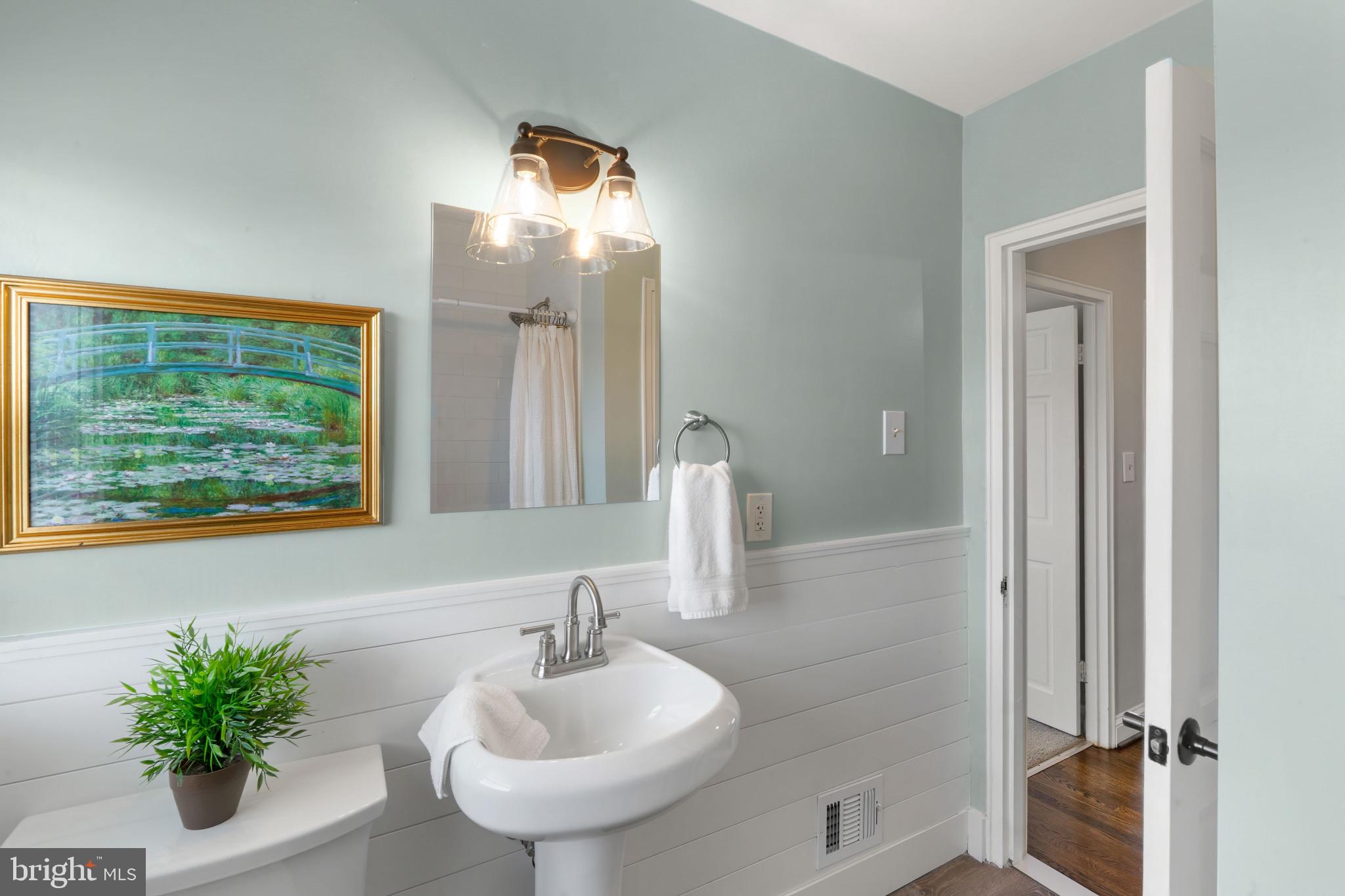 2782 Moorgate Road Dundalk, MD 21222 - Photo 12 of 27 Shiplap details
