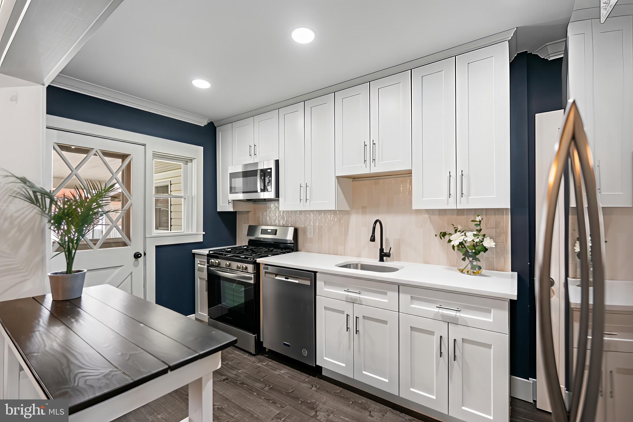2782 Moorgate Road Dundalk, MD 21222 - Photo 10 of 27 Recess lighting