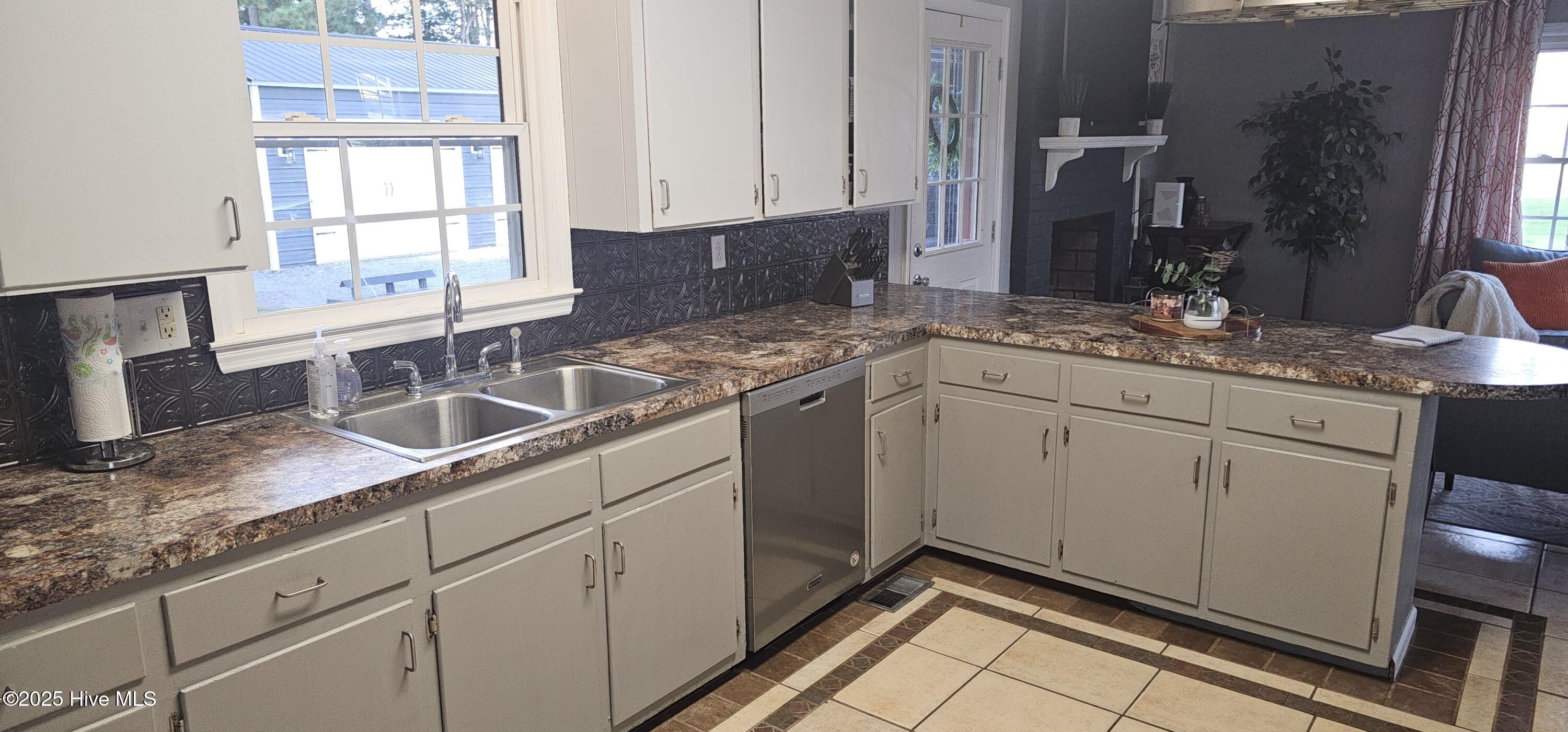 613 Doolittle Mill Road Conway, NC 27820 - Photo 18 of 63 Kitchen