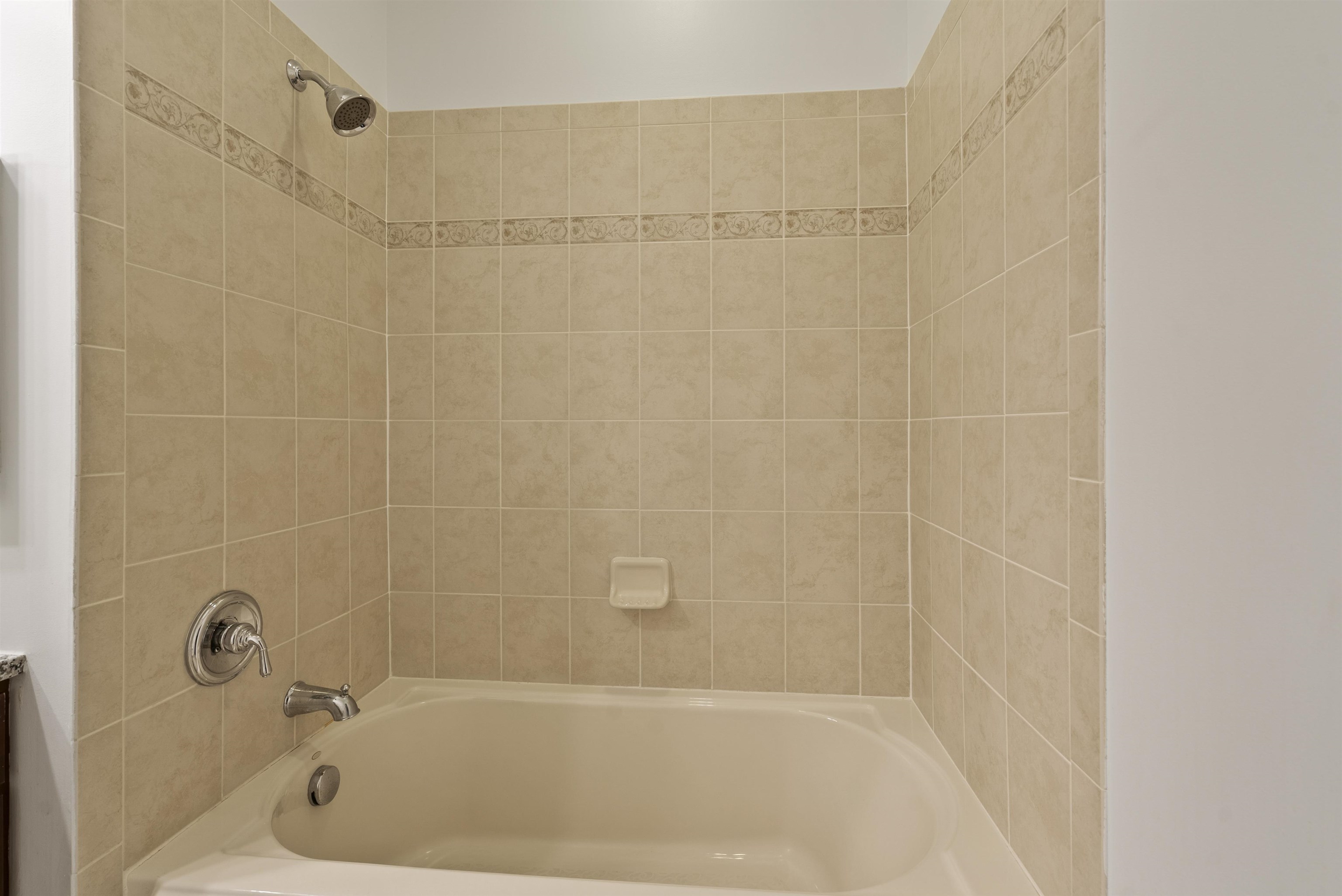 7400 River Road, Unit 317 North Bergen, NJ 07047 - Photo 24 of 41 a bathroom with a bathtub