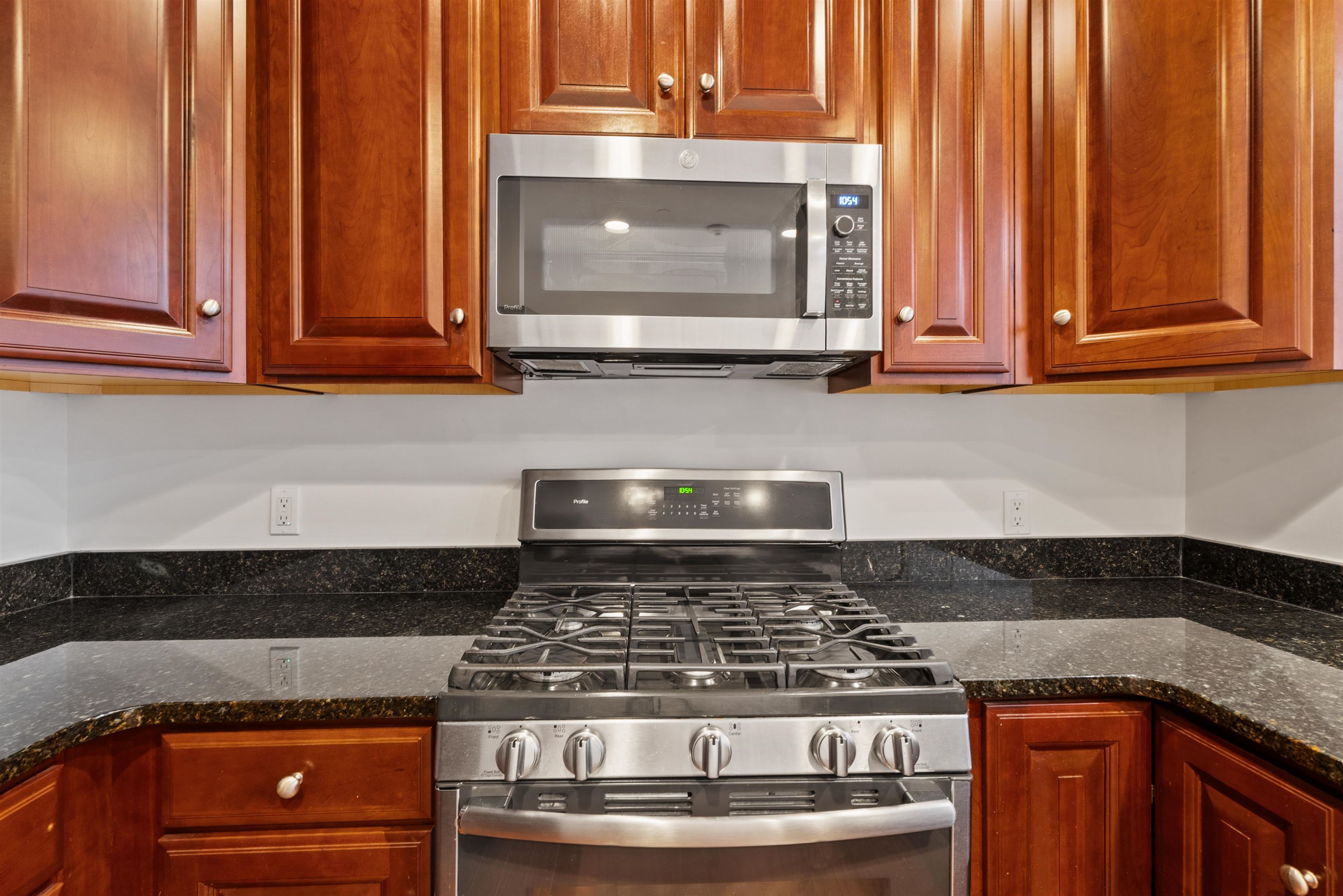 7400 River Road, Unit 317 North Bergen, NJ 07047 - Photo 4 of 41