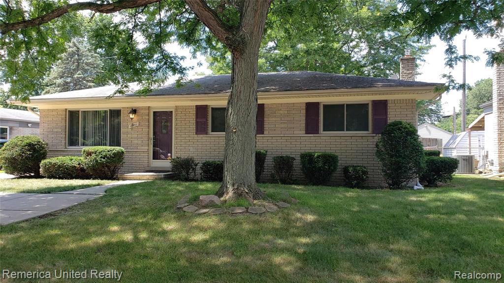 19811 Merriman Road Livonia, MI 48152 - Photo 1 of 41