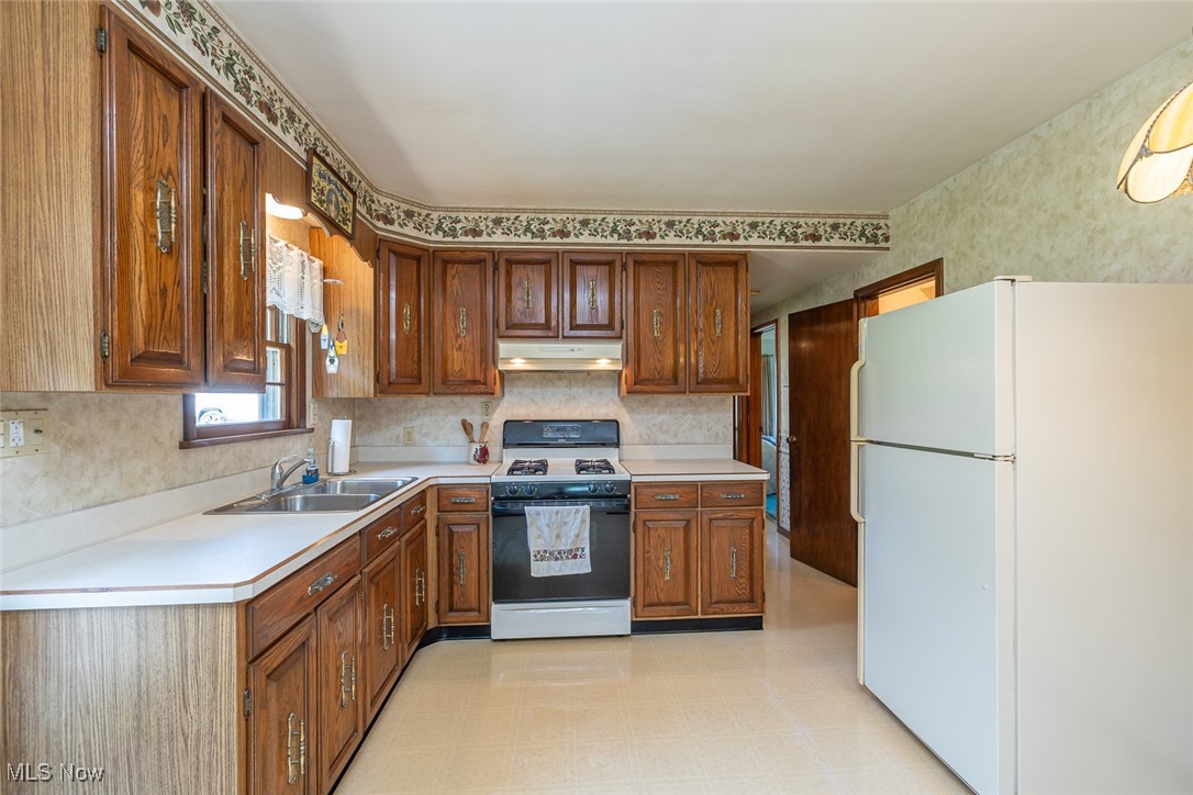 1744 Boston Road Hinckley, OH 44233 - Photo 11 of 41
