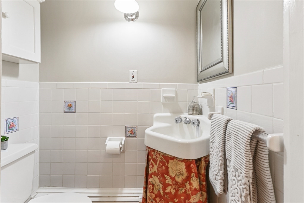 18 Edgewood Street Needham, MA 02492 - Photo 17 of 34 Gallery Image 17