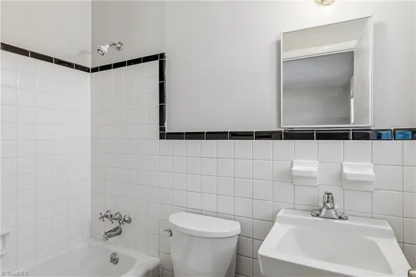 $875 | 217 McIver Street, Unit D, Greensboro, NC 27403