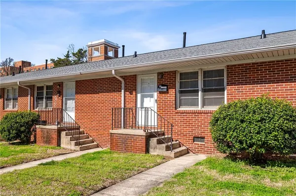 $875 | 217 McIver Street, Unit D, Greensboro, NC 27403