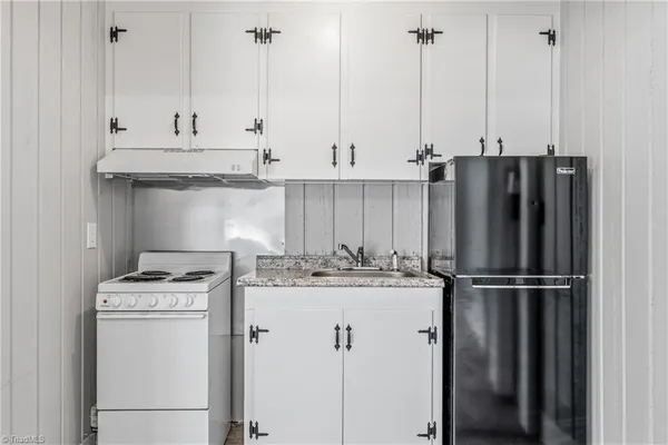 $875 | 217 McIver Street, Unit D, Greensboro, NC 27403