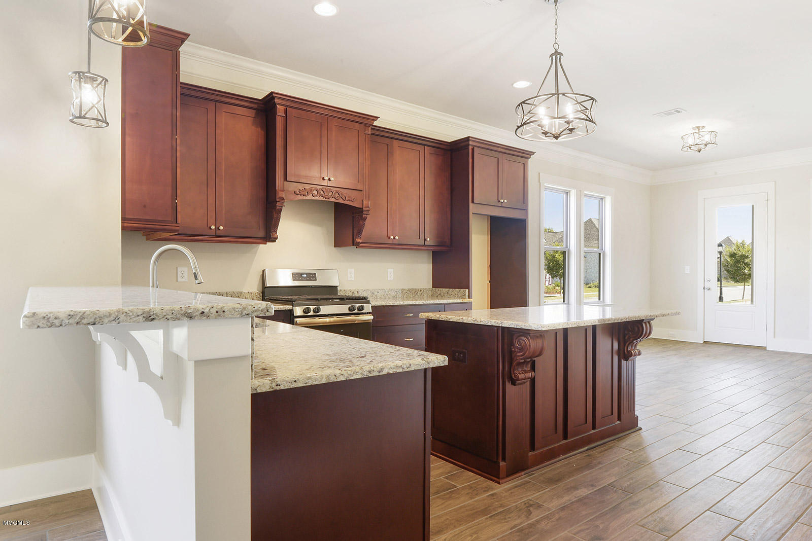 2021 Alphabet Road Gulfport, MS 39503 - Photo 10 of 29 006_1600x1067_mls_1600x1067