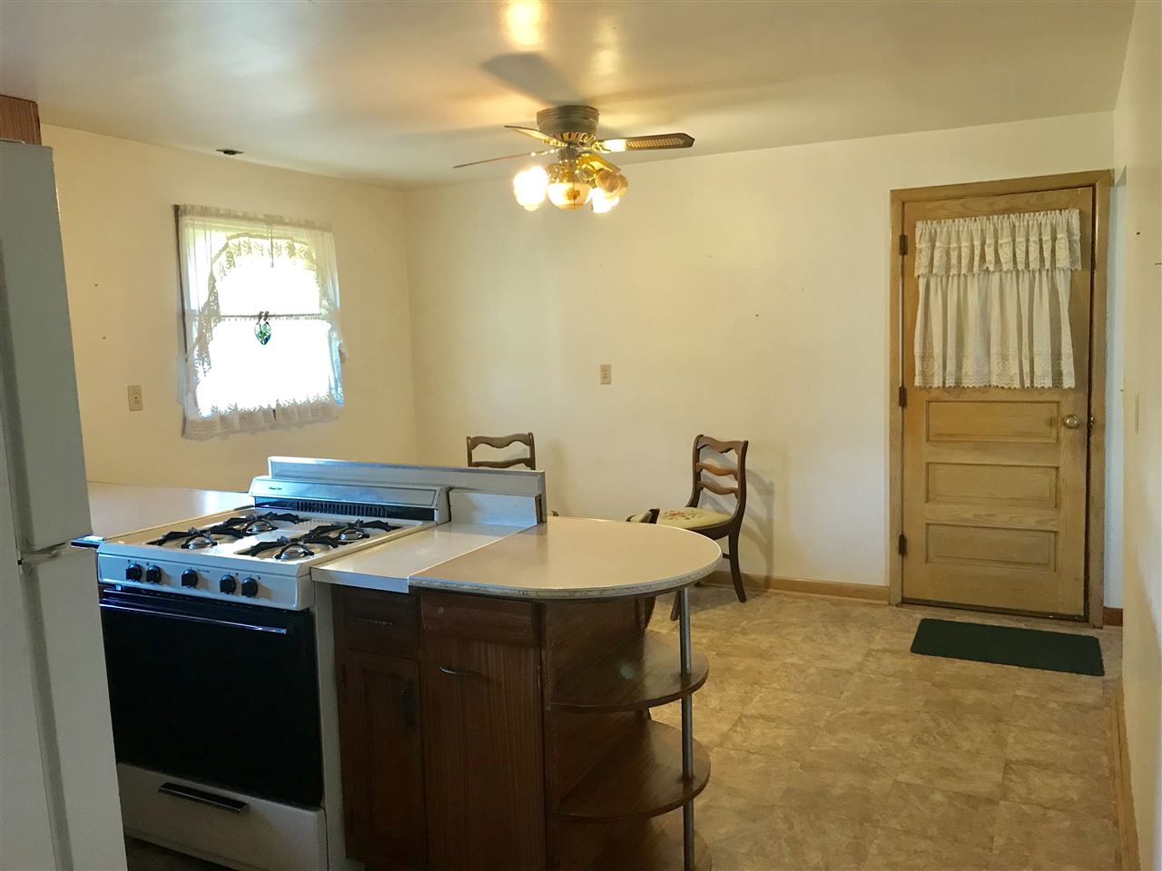 6412 West Taylor Road Muncie, IN 47304 - Photo 7 of 16 Gallery Image 7