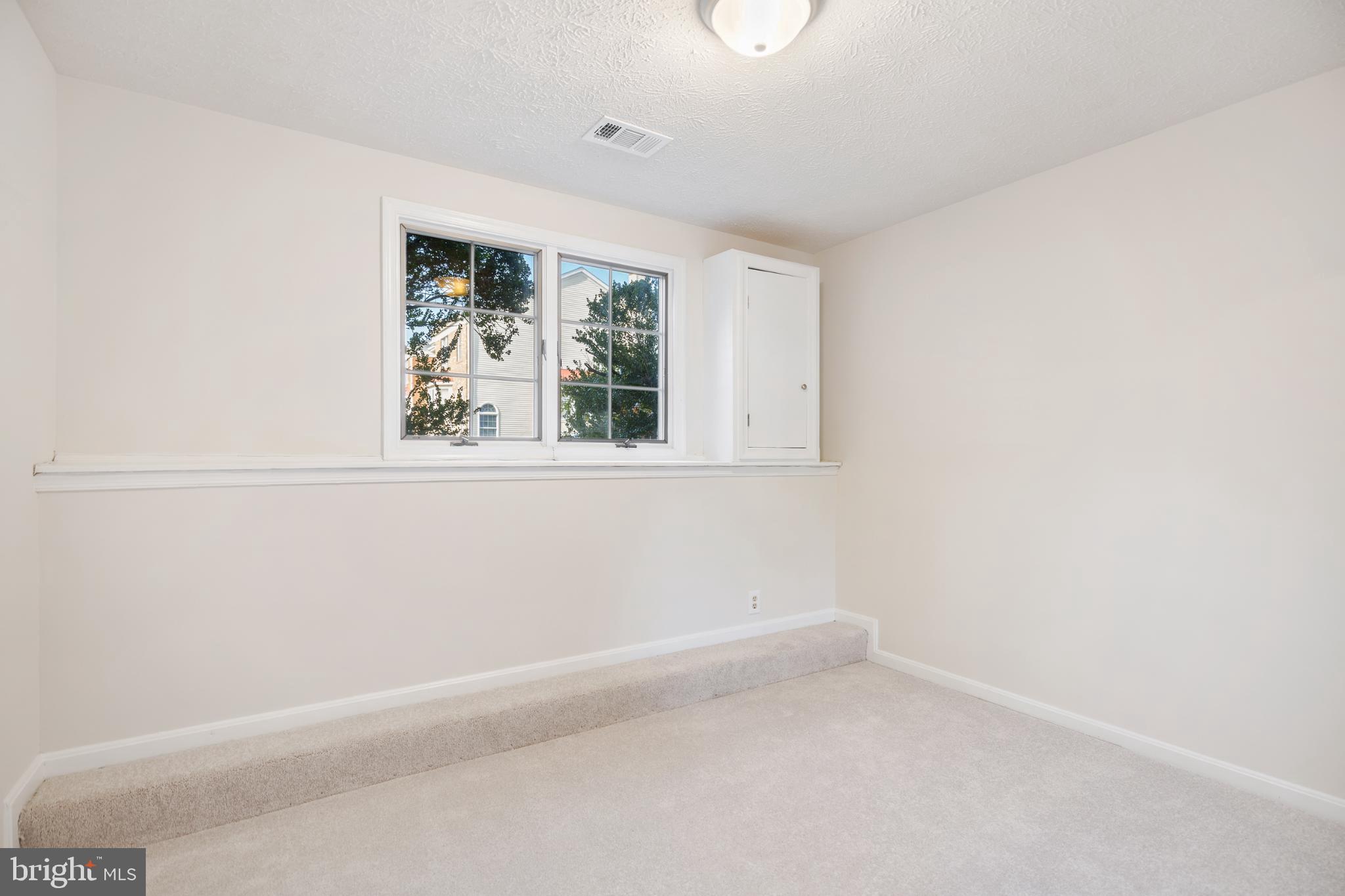 268 St Michaels Circle Odenton, MD 21113 - Photo 32 of 42 an empty room with a window