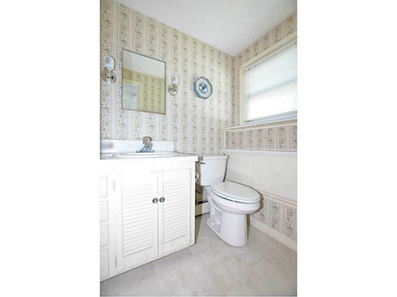 216 New Meadow Road Barrington, RI 02806 - Photo 13 of 23 Bathroom.