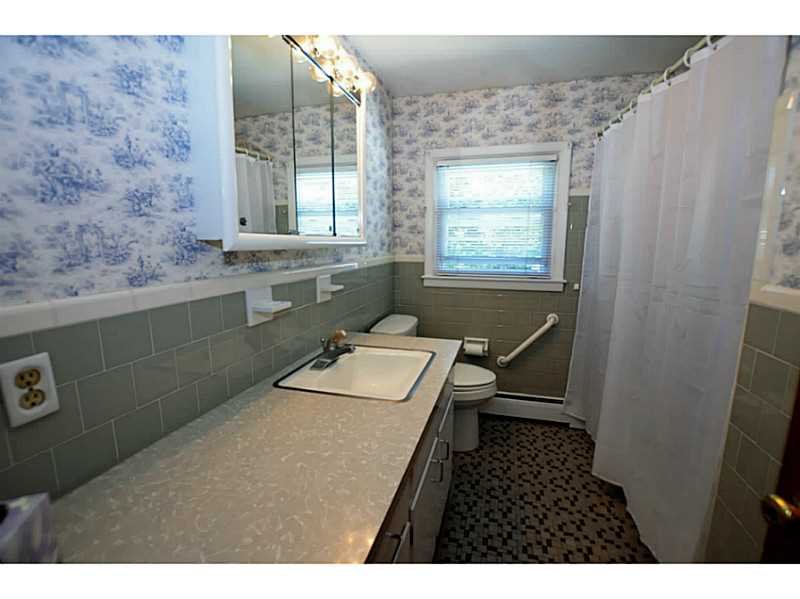 216 New Meadow Road Barrington, RI 02806 - Photo 16 of 23 Bathroom.