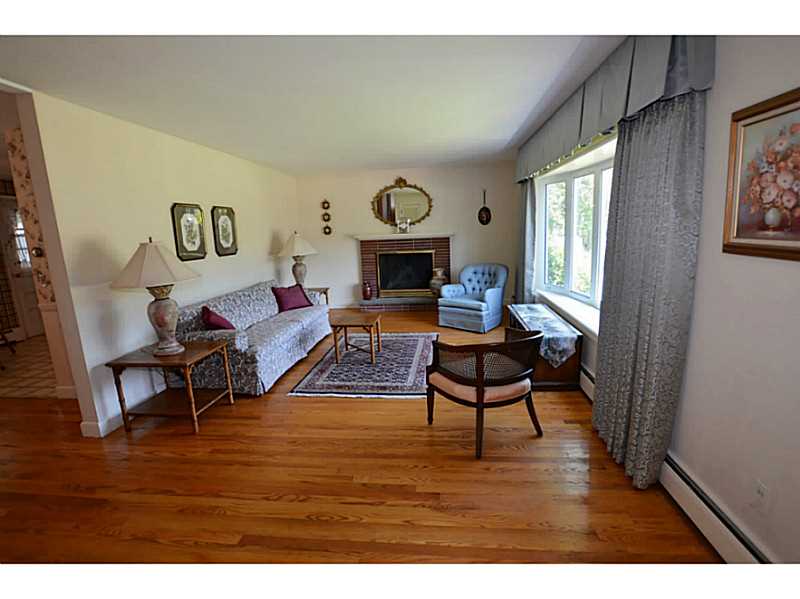 216 New Meadow Road Barrington, RI 02806 - Photo 5 of 23 Living Room.