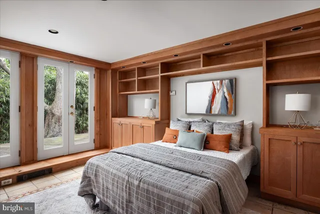 $850,000 | 7953 Bolling Drive, Alexandria, VA 22308