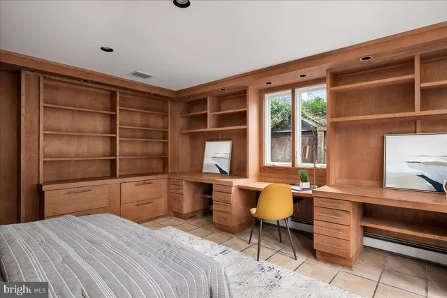 $850,000 | 7953 Bolling Drive, Alexandria, VA 22308