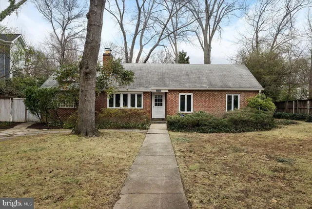 $850,000 | 7953 Bolling Drive, Alexandria, VA 22308