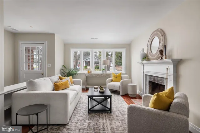 $850,000 | 7953 Bolling Drive, Alexandria, VA 22308