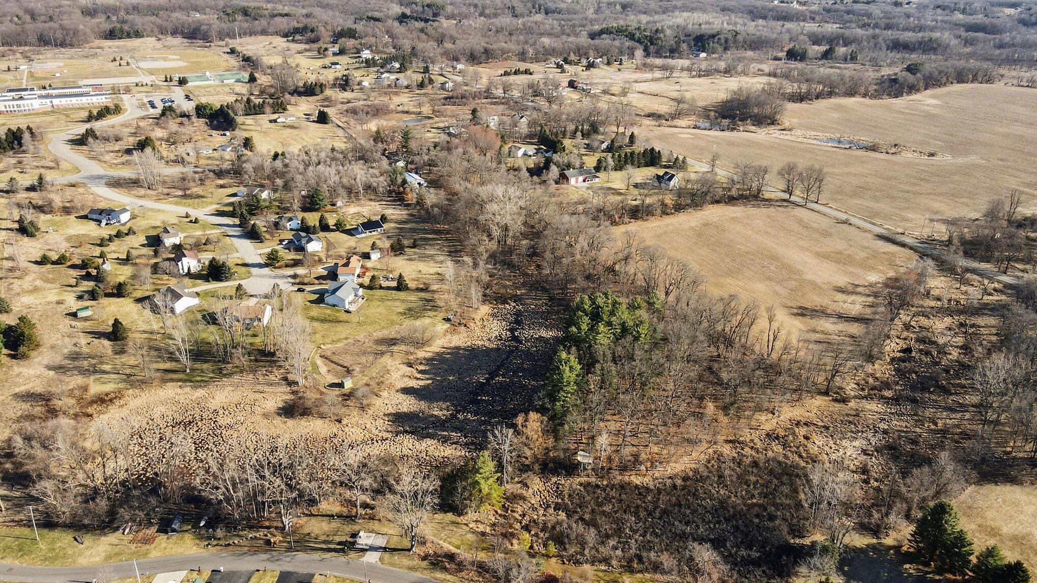 8696 9 Mile Road Northeast Rockford, MI 49341 - Photo 3 of 25 003_file_7482