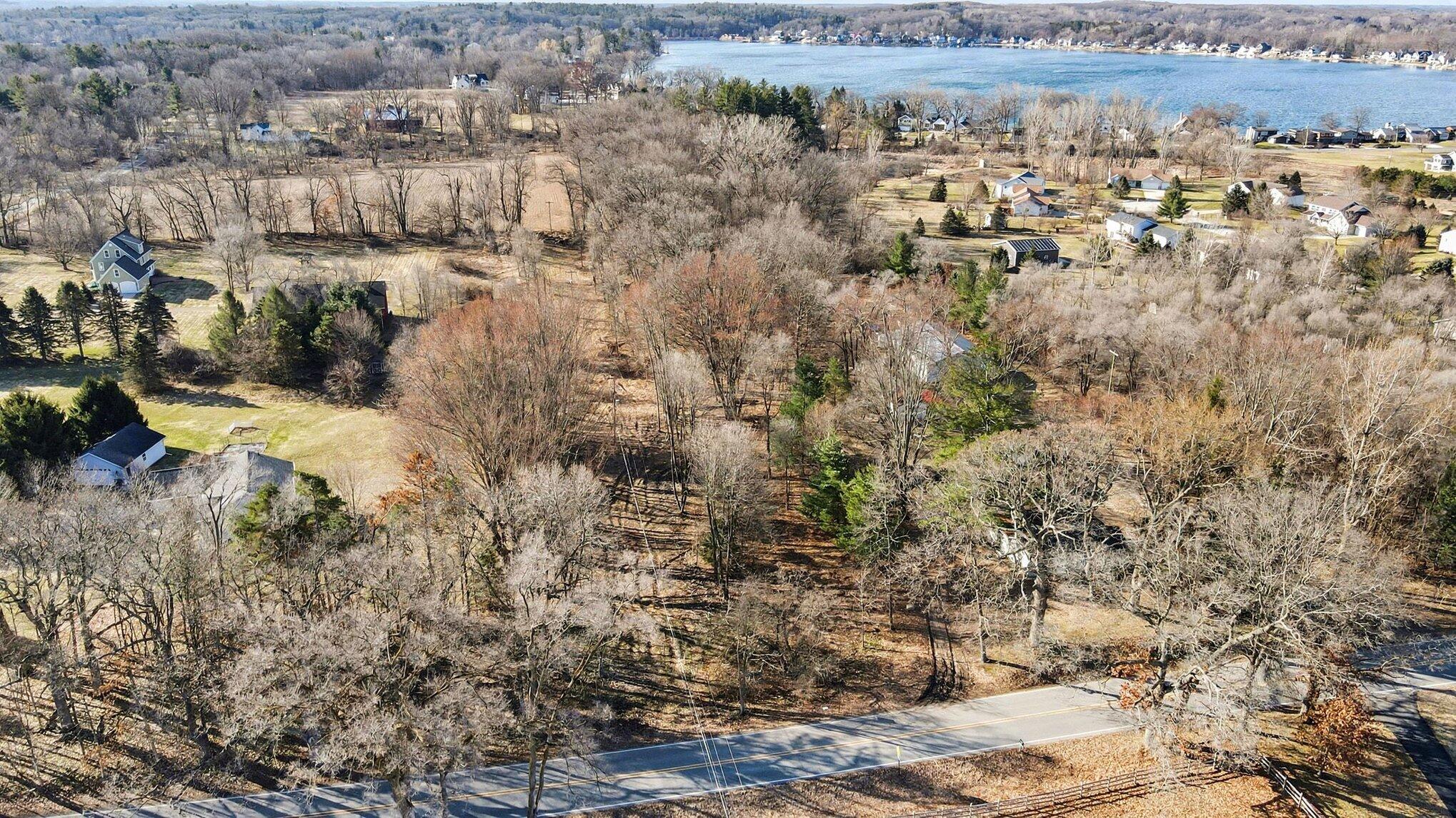 8696 9 Mile Road Northeast Rockford, MI 49341 - Photo 8 of 25 008_file_7402