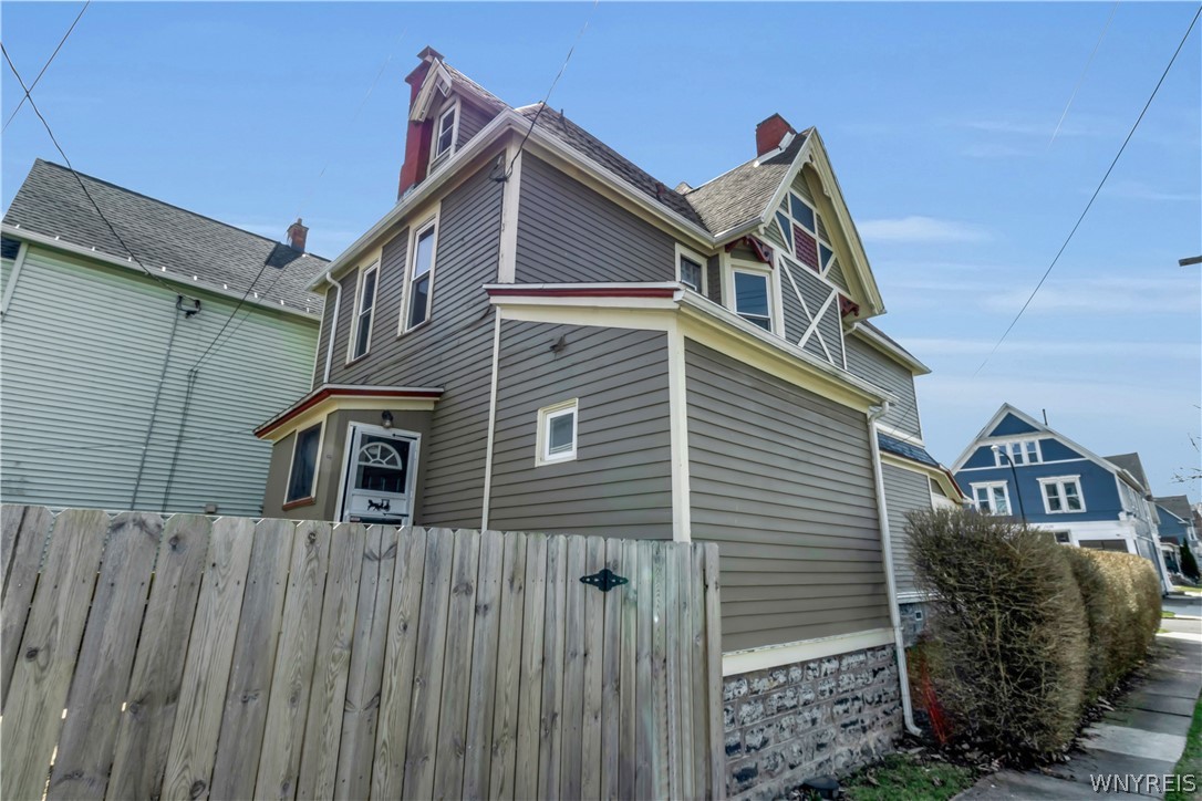 399 Fargo Avenue Buffalo, NY 14213 - Photo 33 of 33 Exterior side view