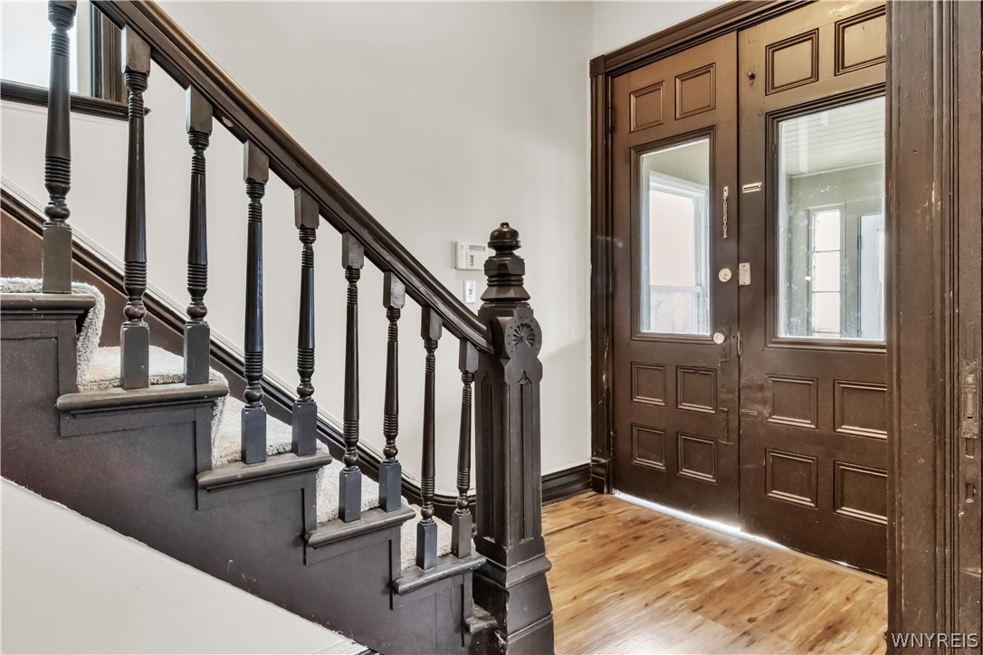 399 Fargo Avenue Buffalo, NY 14213 - Photo 8 of 33 Front foyer