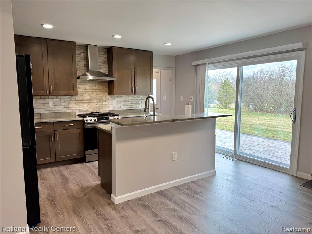 40684 Village Wood Road Novi, MI 48375 - Photo 6 of 23 Gallery Image 6