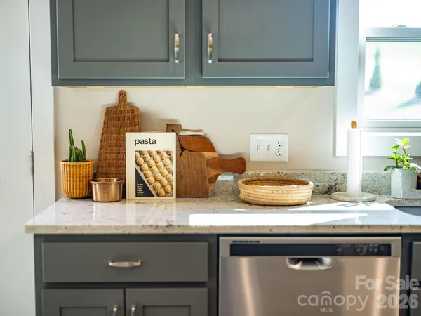 $515,000 | 38 Sunrise Drive, Mars Hill, NC 28754