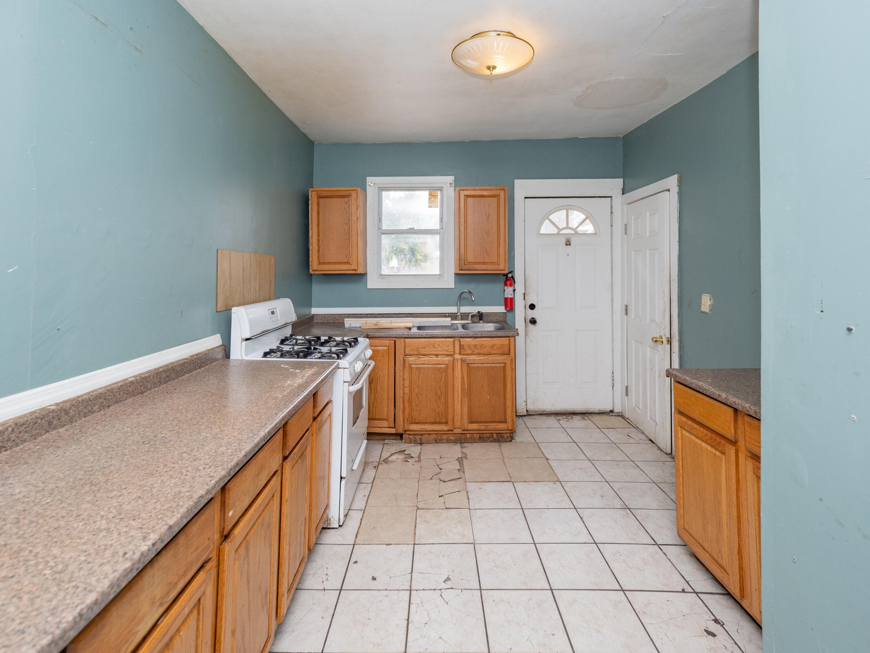 935 Osborne Street Kalamazoo, MI 49001 - Photo 14 of 40 935 Osborne St-107 (1)