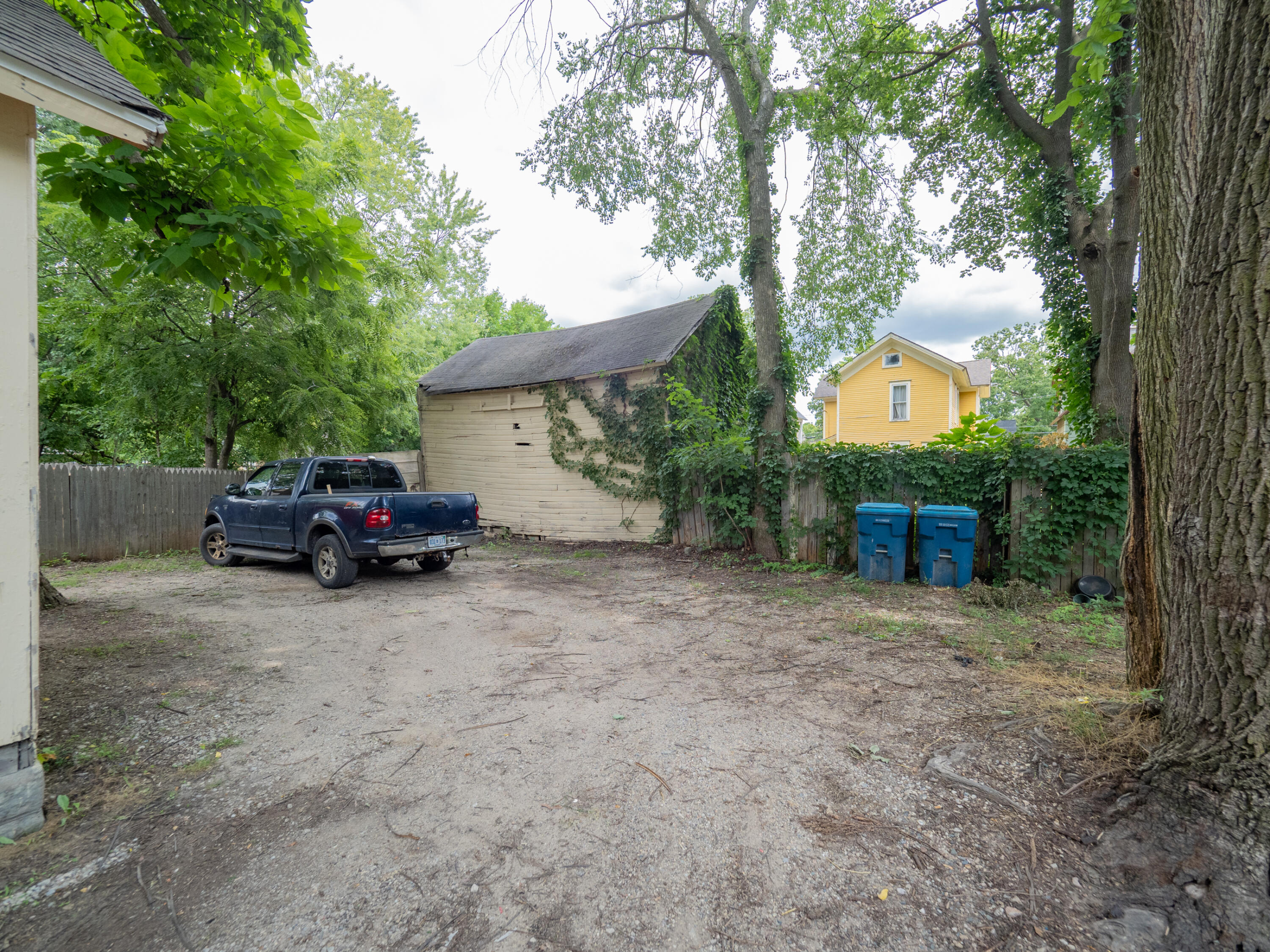 935 Osborne Street Kalamazoo, MI 49001 - Photo 9 of 40 935 Osborne St-138 (1)