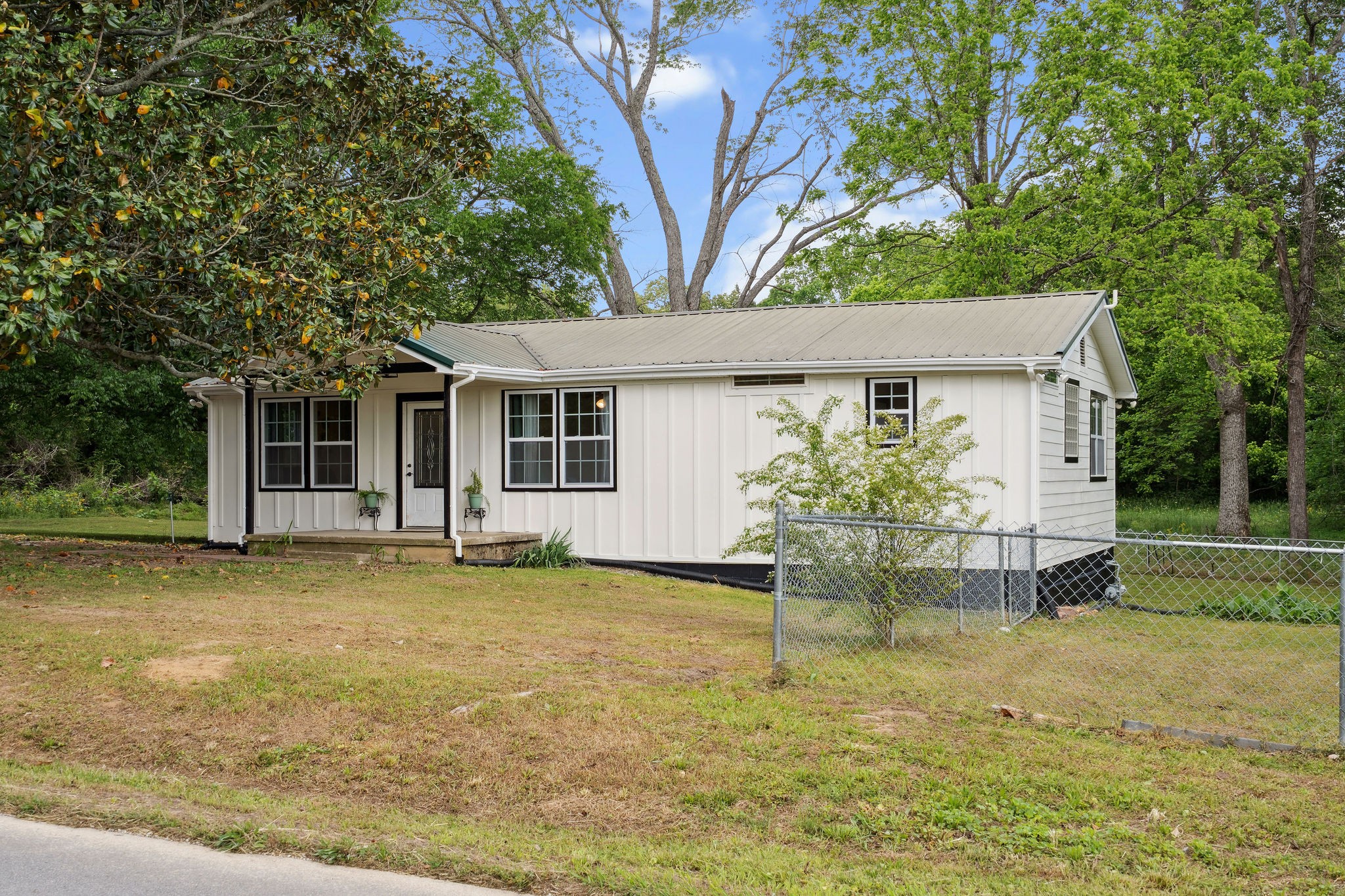1829 Lockmiller Road Estill Springs, TN 37330 - Photo 4 of 41 Gallery Image 4