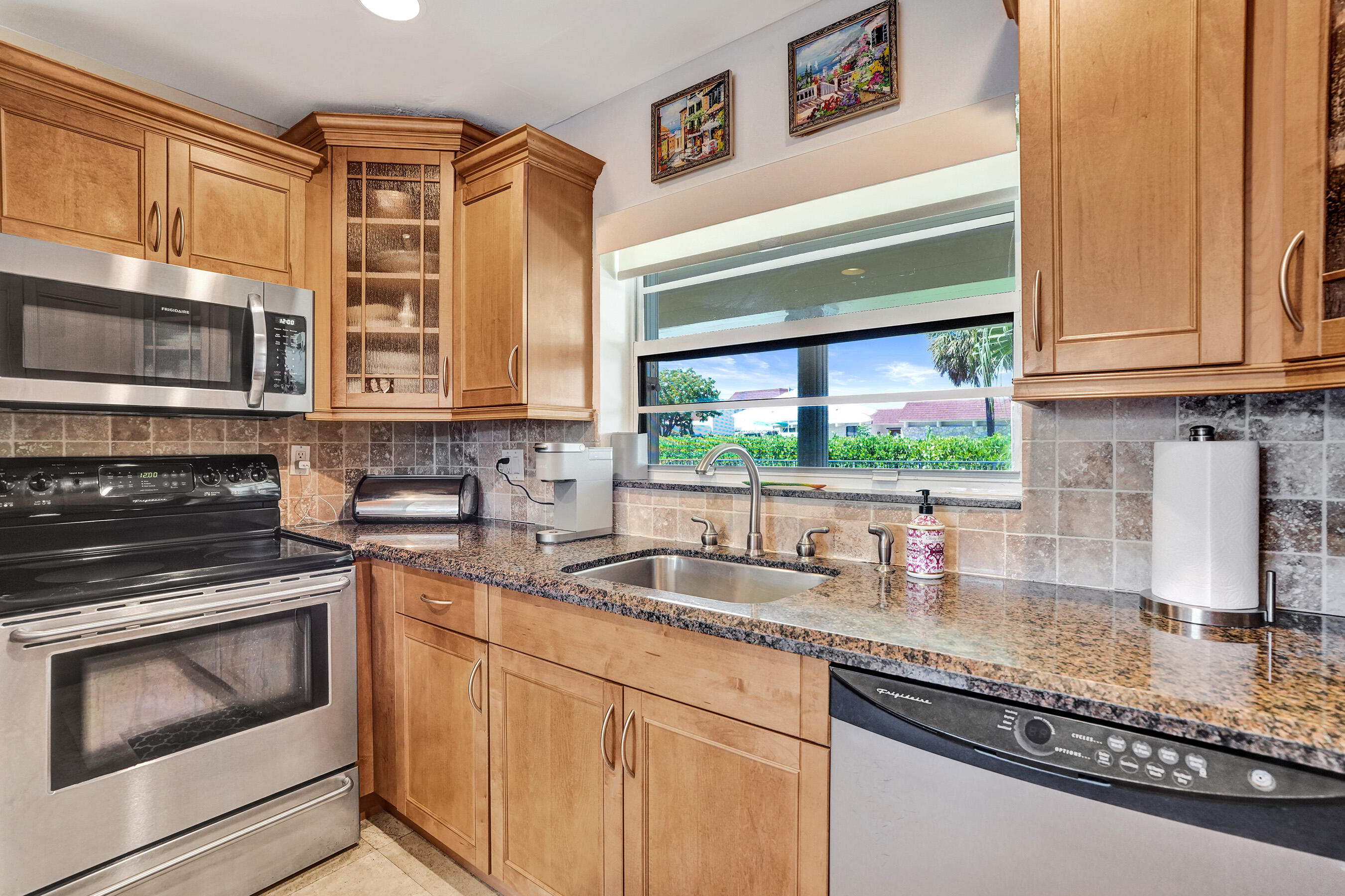 1900 North Riverside Drive Pompano Beach, FL 33062 - Photo 16 of 64 DSC01140