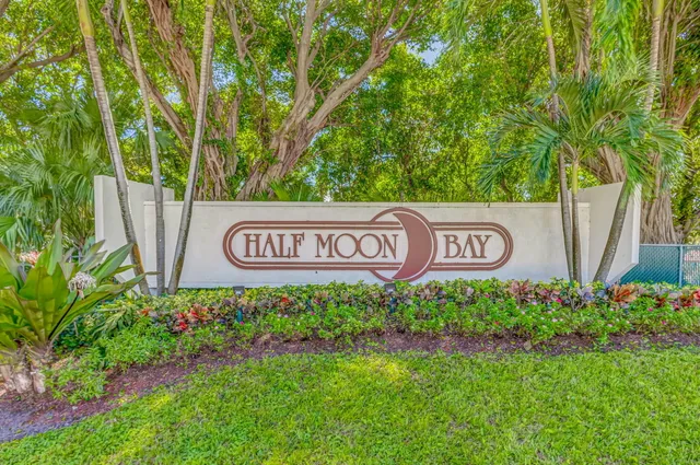 $319,000 | 102 Half Moon Circle, Unit B3, Hypoluxo, FL 33462