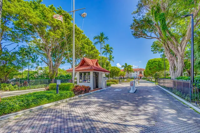 $319,000 | 102 Half Moon Circle, Unit B3, Hypoluxo, FL 33462