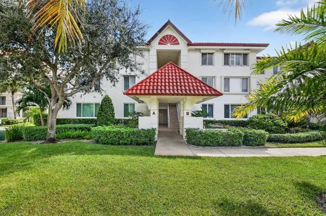 $319,000 | 102 Half Moon Circle, Unit B3, Hypoluxo, FL 33462