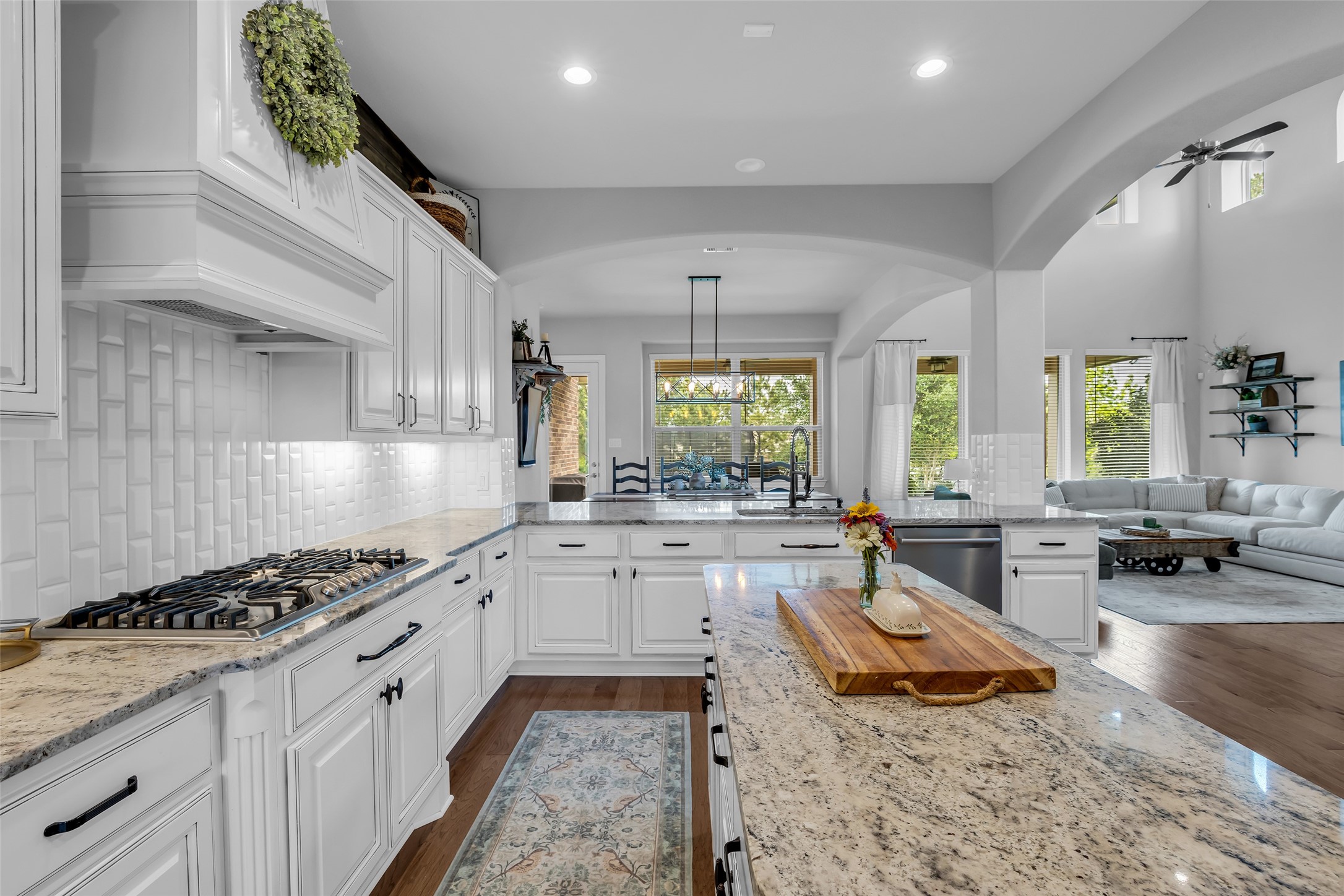 12253 Seagrape Lane Conroe, TX 77304 - Photo 7 of 50