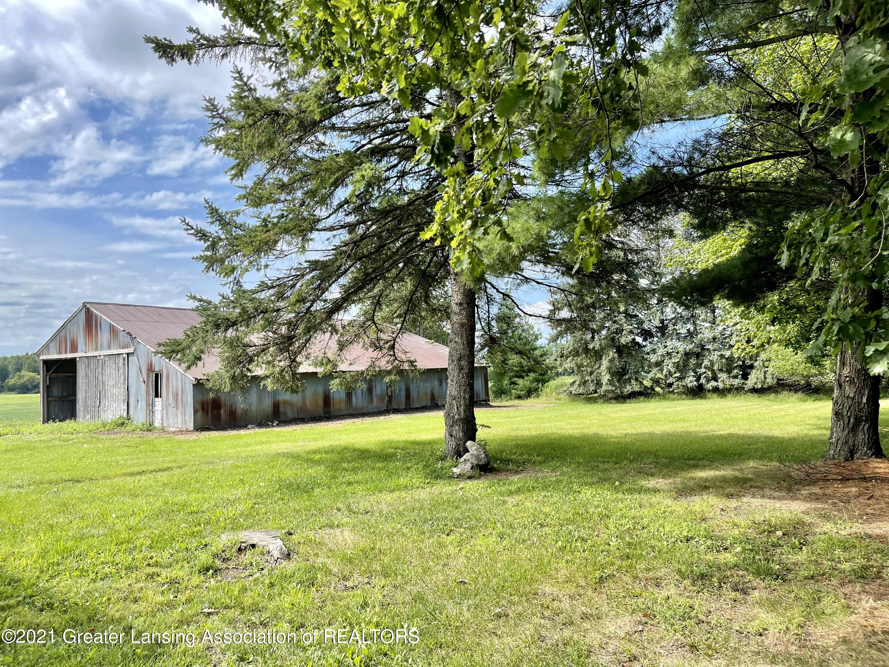 3288 South Dewitt Road St. Johns, MI 48879 - Photo 7 of 42 Yard