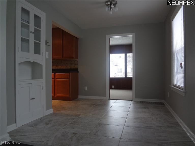 1150 Avondale Road Cleveland, OH 44121 - Photo 3 of 23