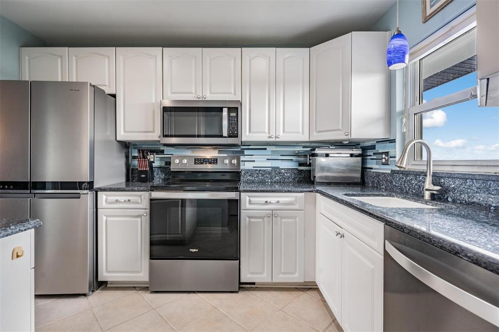 4939 Floramar Terrace, Unit 914 New Port Richey, FL 34652 - Photo 4 of 37