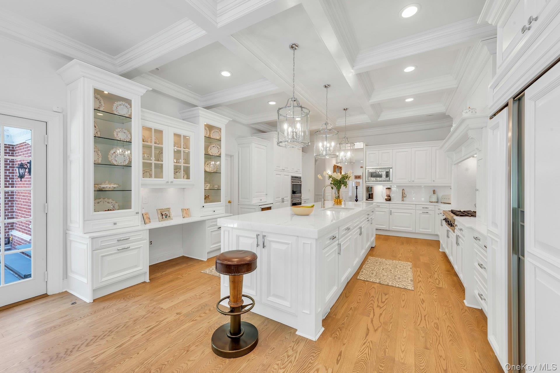 98 Cliff Road Port Jefferson, NY 11777 - Photo 7 of 47