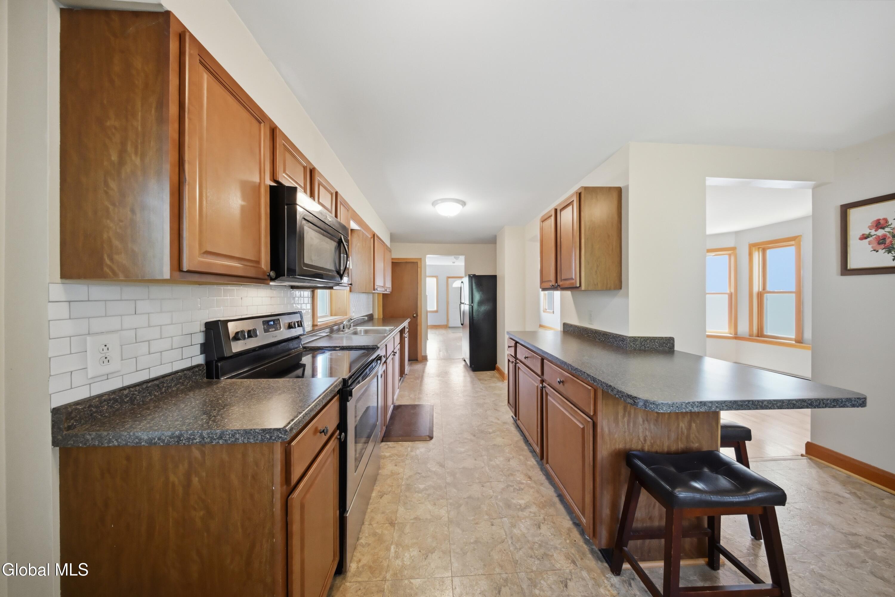 189 River Road Bethlehem, NY 12077 - Photo 12 of 37 11