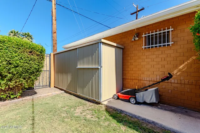 $634,000 | 702 West Cambridge Avenue, Phoenix, AZ 85007