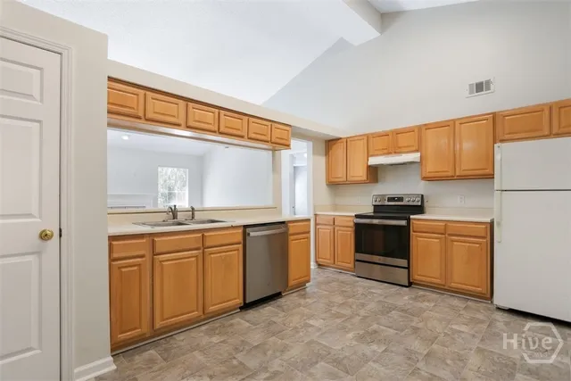 $369,500 | 105 Laurens Lane, Savannah, GA 31419