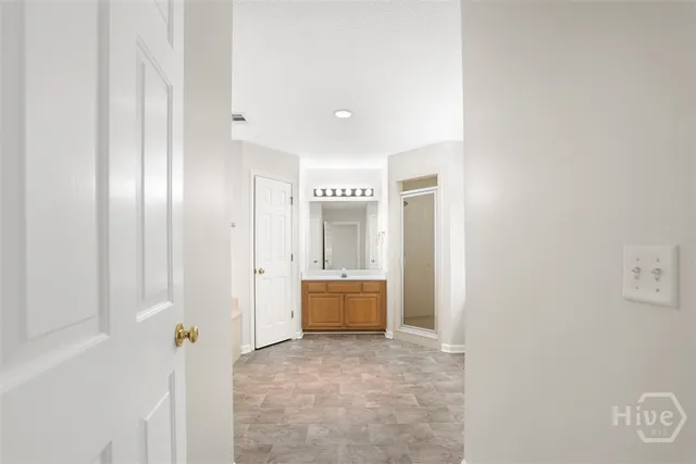 $369,500 | 105 Laurens Lane, Savannah, GA 31419