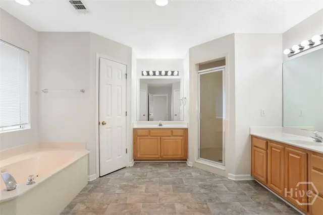 $369,500 | 105 Laurens Lane, Savannah, GA 31419